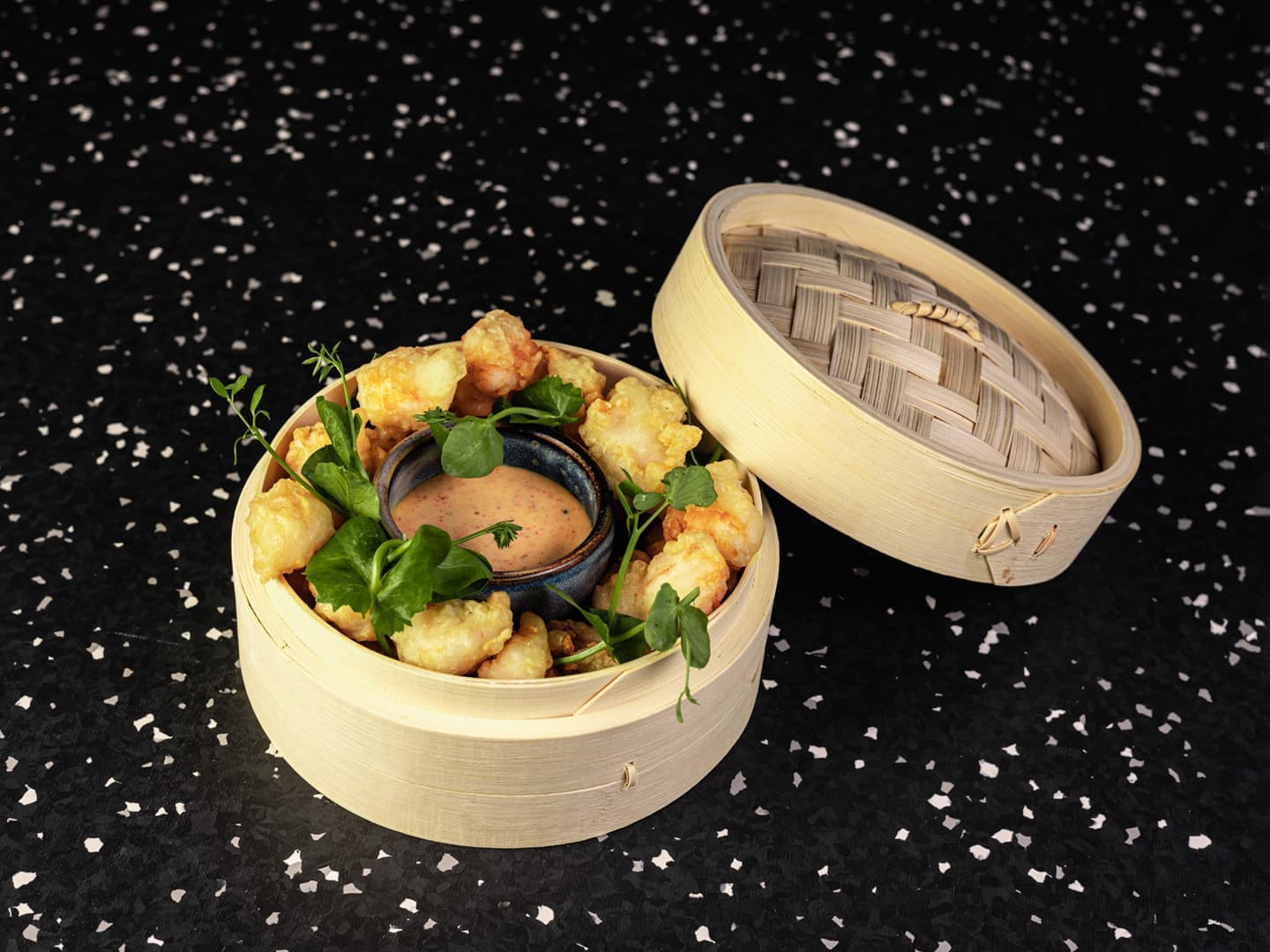 <p>Shrimp in tempura batter with sriracha mayonnaise</p>