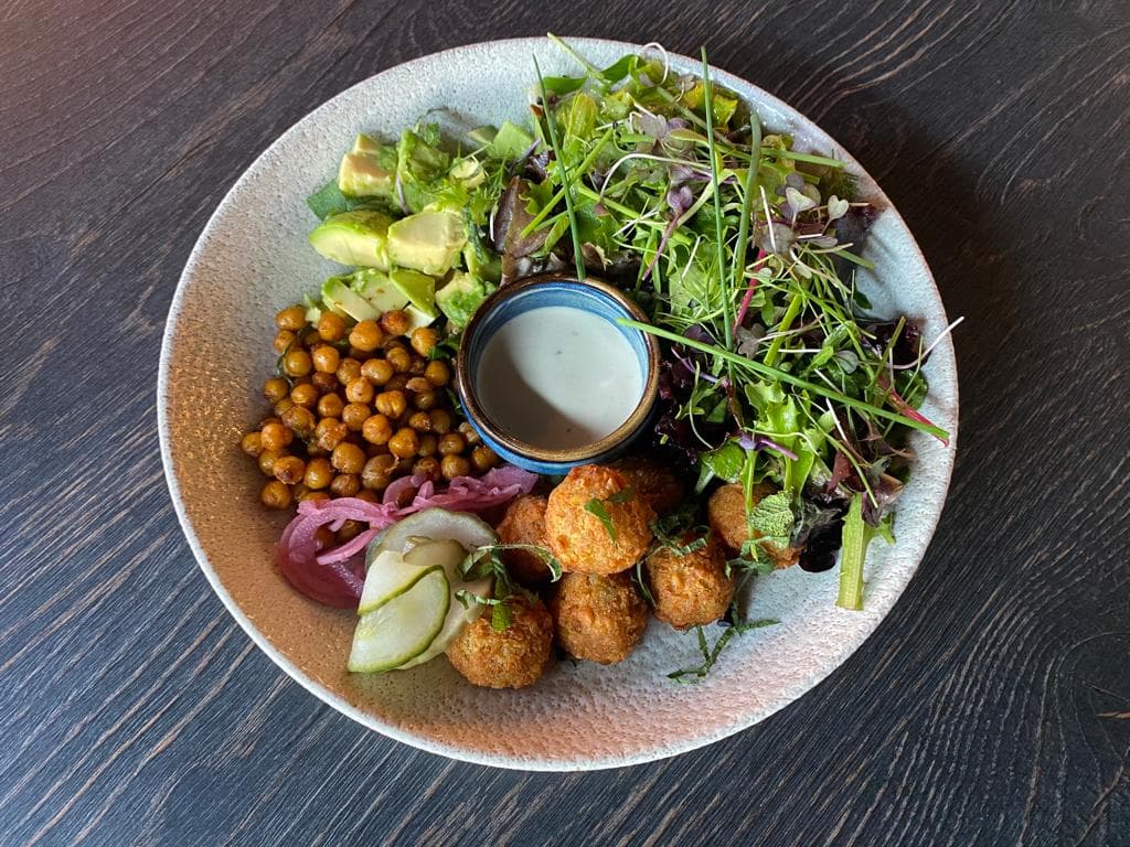 <p>Falafel bowl with avocado, chickpeas &amp; tahini dip</p>