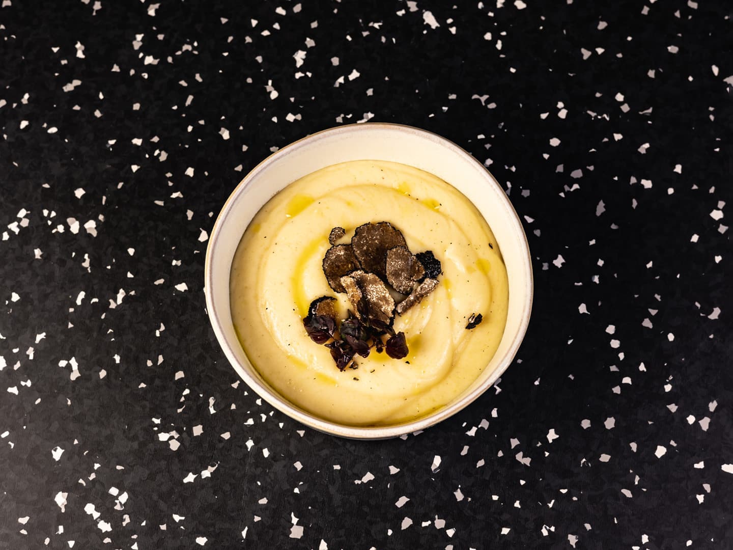 <p>With fresh truffle</p>
